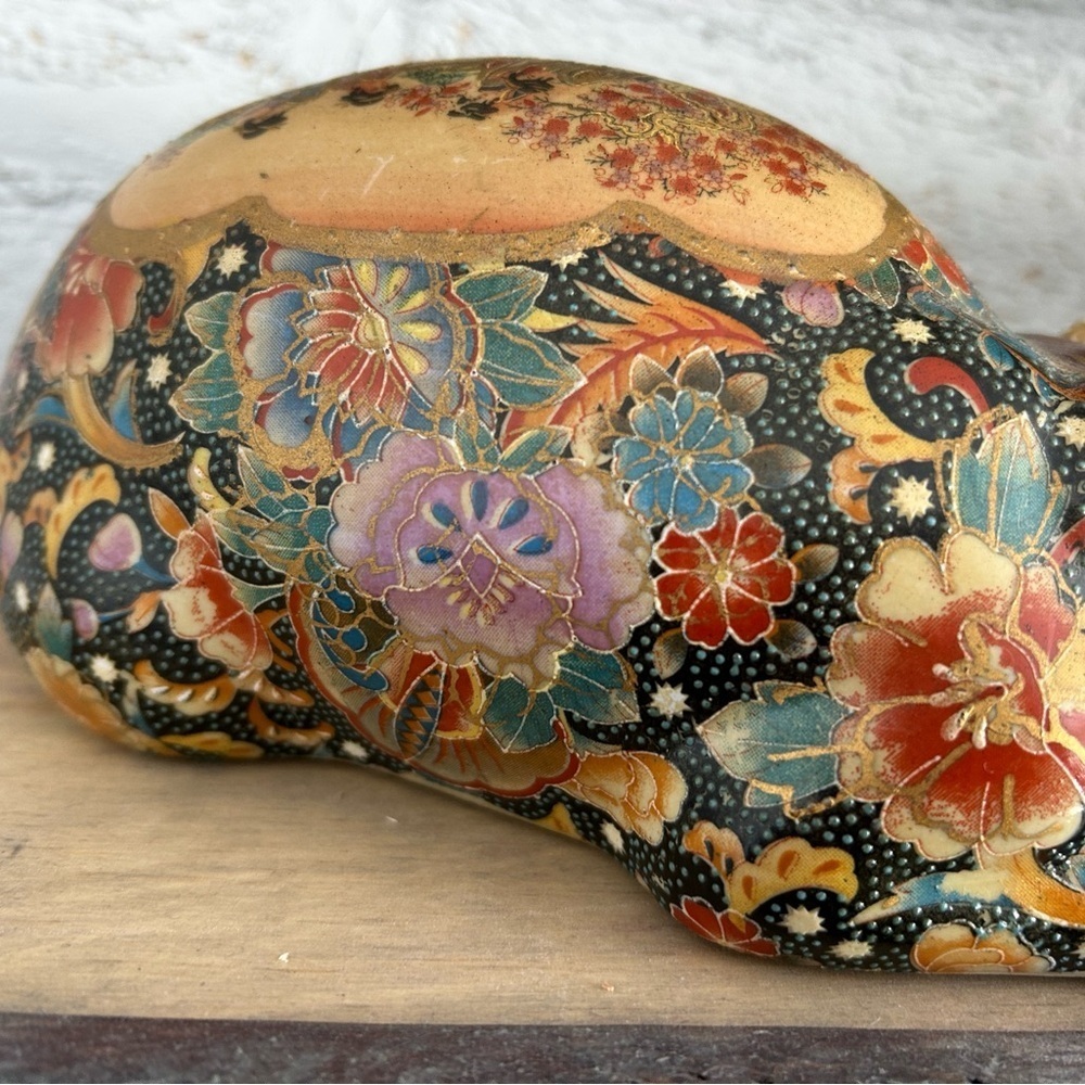 Vintage chinoiserie Colourful Floral Cat Figurine home decor 🐱 - Picture 4 of 7
